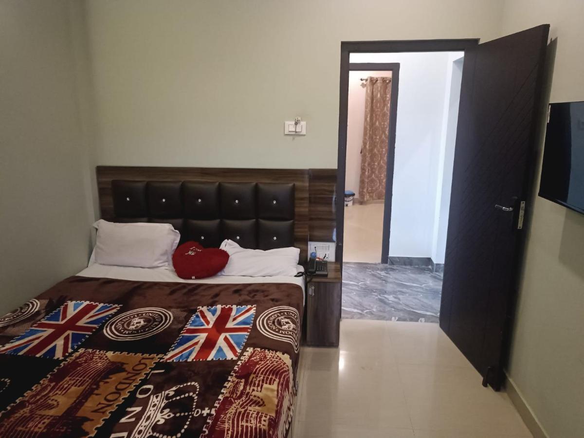 לינה וארוחת בוקר אוטי Rose Garden Enclave For Families & Executives מראה חיצוני תמונה