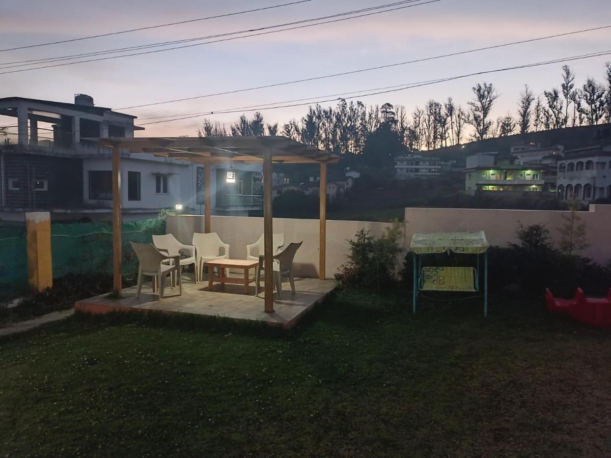 לינה וארוחת בוקר אוטי Rose Garden Enclave For Families & Executives מראה חיצוני תמונה